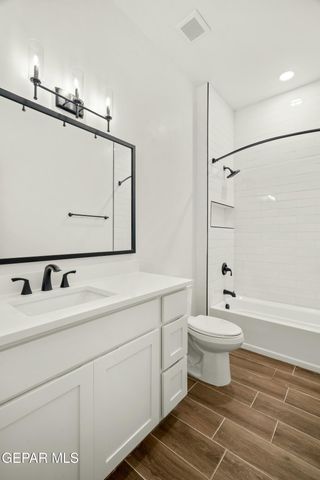 700 Paseo Del Agua Street, Horizon City, TX 79928