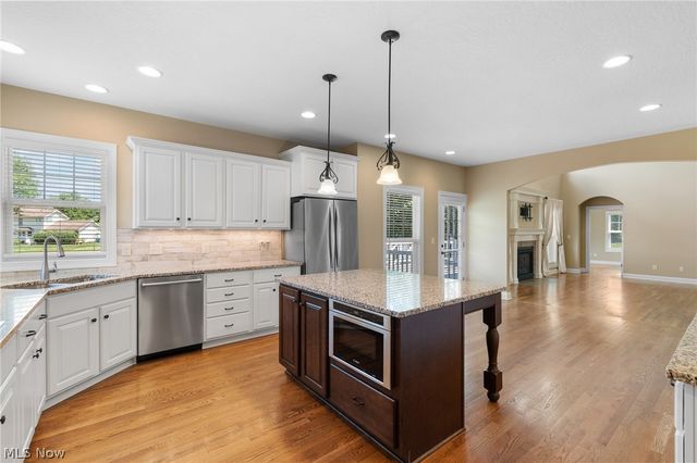 3901 Creekside Drive, Uniontown, OH 44685