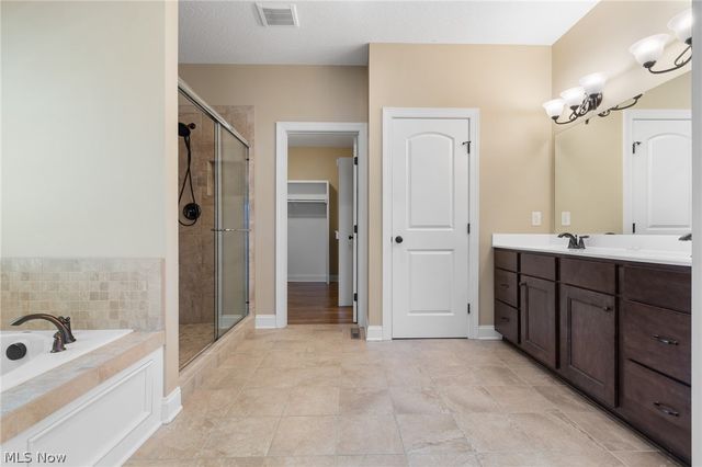 3901 Creekside Drive, Uniontown, OH 44685