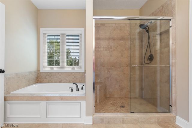 3901 Creekside Drive, Uniontown, OH 44685