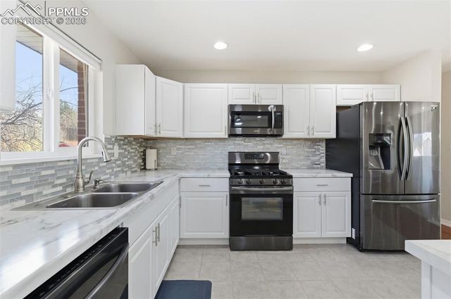 6933 Metropolitan Street, Colorado Springs, CO 80911