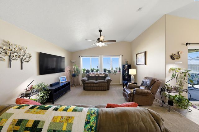 4919 Antioch Dr, Pasco, WA 99301