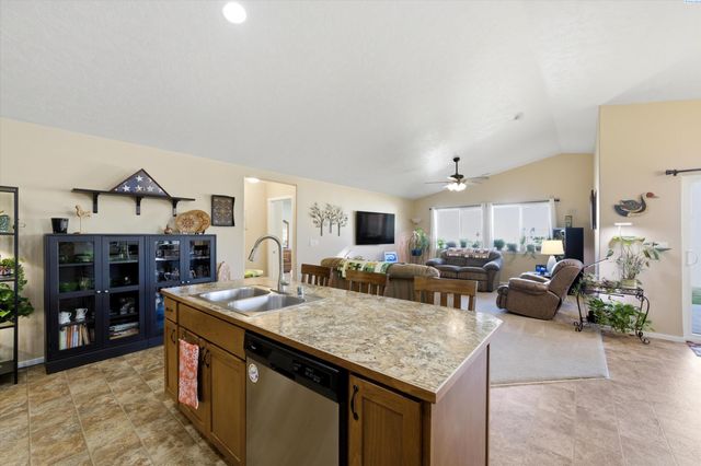 4919 Antioch Dr, Pasco, WA 99301