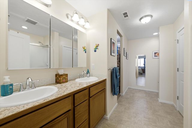 4919 Antioch Dr, Pasco, WA 99301