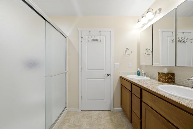 4919 Antioch Dr, Pasco, WA 99301