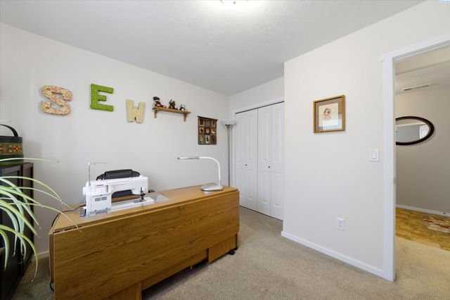 4919 Antioch Dr, Pasco, WA 99301