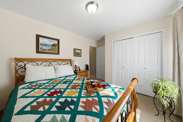 4919 Antioch Dr, Pasco, WA 99301