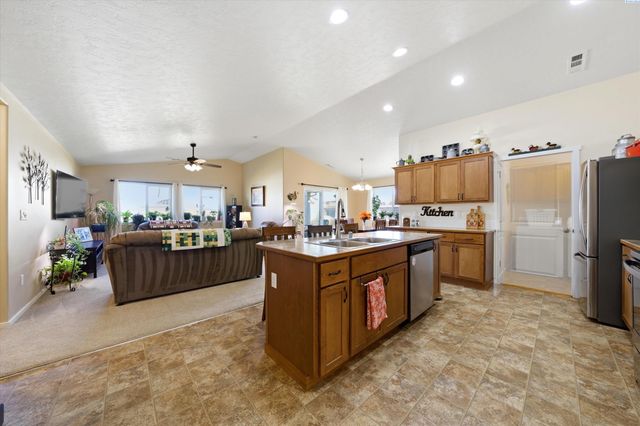 4919 Antioch Dr, Pasco, WA 99301