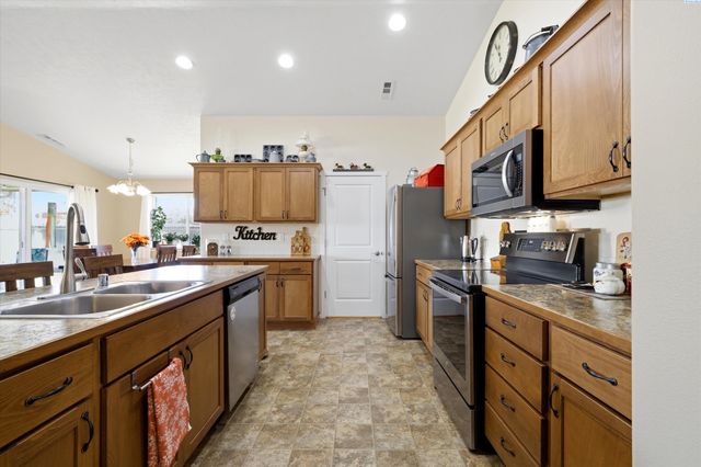 4919 Antioch Dr, Pasco, WA 99301