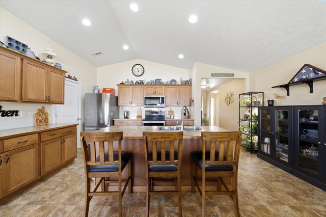 4919 Antioch Dr, Pasco, WA 99301