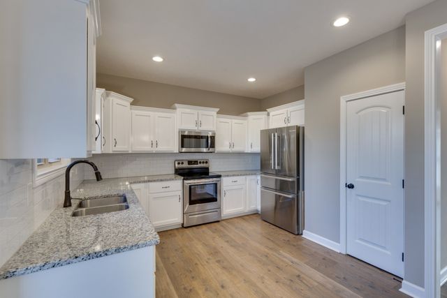 225 Penelope Ln, Clarksville, TN 37043