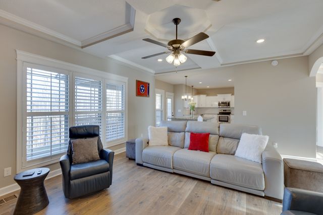 225 Penelope Ln, Clarksville, TN 37043