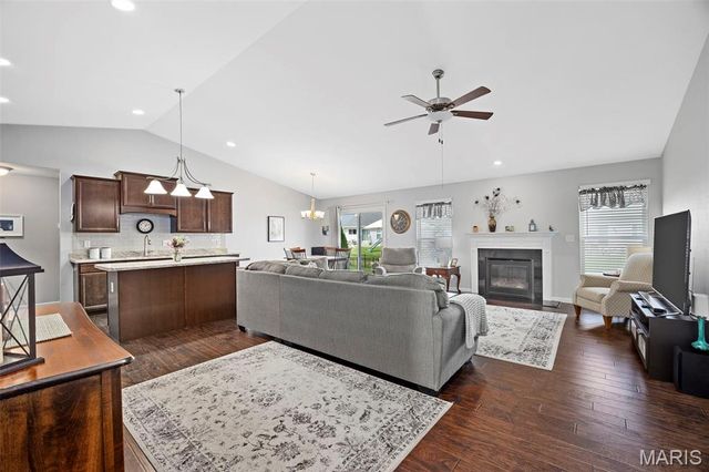 3509 Charlestowne Crossing Drive, St Charles, MO 63301