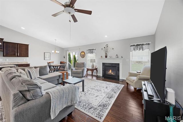 3509 Charlestowne Crossing Drive, St Charles, MO 63301