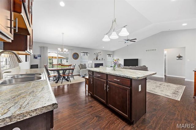 3509 Charlestowne Crossing Drive, St Charles, MO 63301
