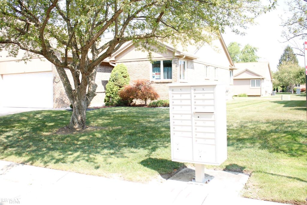 16535 Tyler Drive, Clinton Twp, MI 48038