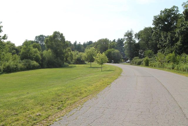 6834 HORSESHOE TRAIL, Burlington, WI 53105