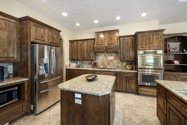 3900 W 46th, Kennewick, WA 99337