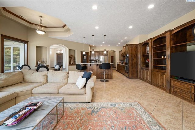 3900 W 46th, Kennewick, WA 99337