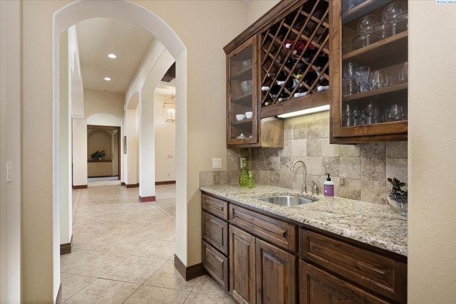 3900 W 46th, Kennewick, WA 99337