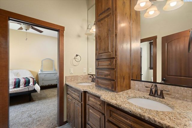 3900 W 46th, Kennewick, WA 99337