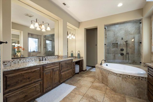 3900 W 46th, Kennewick, WA 99337