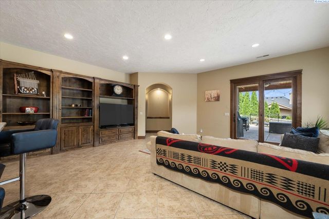 3900 W 46th, Kennewick, WA 99337