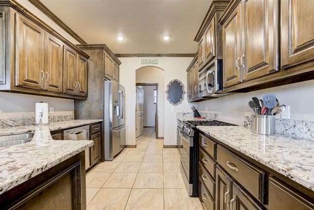 210 N Grigsby Road, Newcastle, OK 73065
