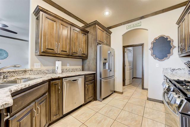 210 N Grigsby Road, Newcastle, OK 73065