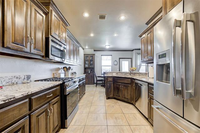 210 N Grigsby Road, Newcastle, OK 73065