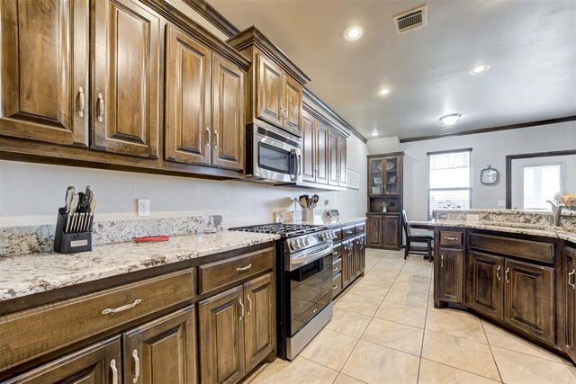 210 N Grigsby Road, Newcastle, OK 73065