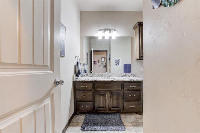 210 N Grigsby Road, Newcastle, OK 73065