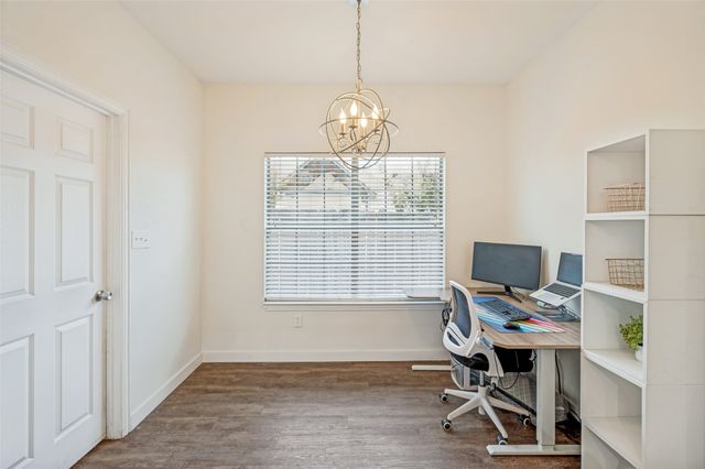100 S Lakeview Drive, Lake Dallas, TX 75065