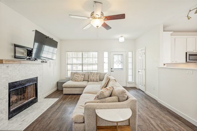 100 S Lakeview Drive, Lake Dallas, TX 75065