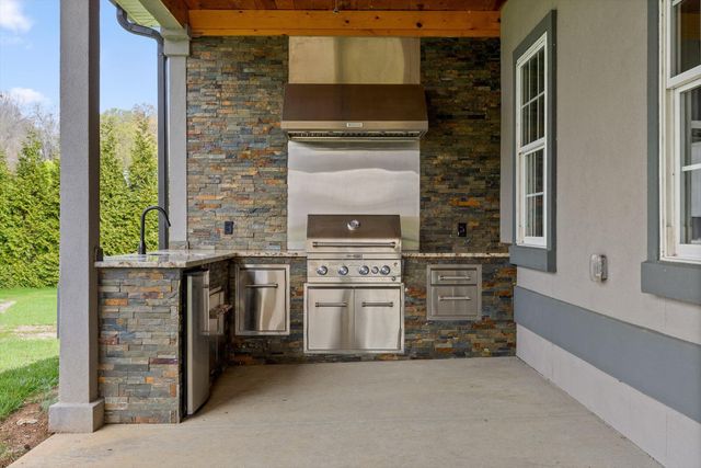 6422 Ware Branch Cove Drive, Harrison, TN 37341