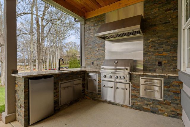 6422 Ware Branch Cove Drive, Harrison, TN 37341