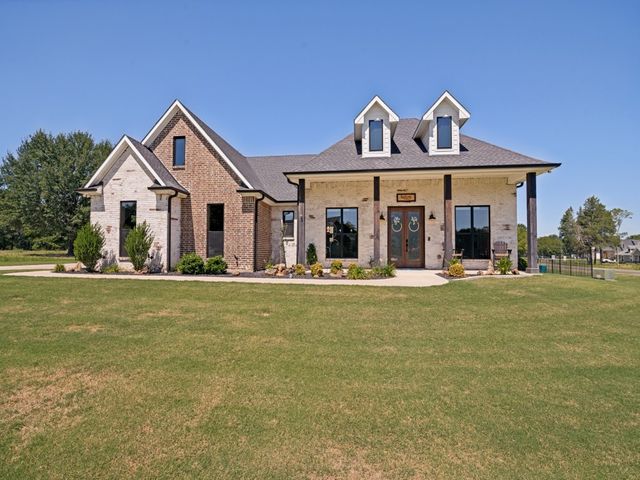 722 Clubview Drive, Mabank, TX 75143
