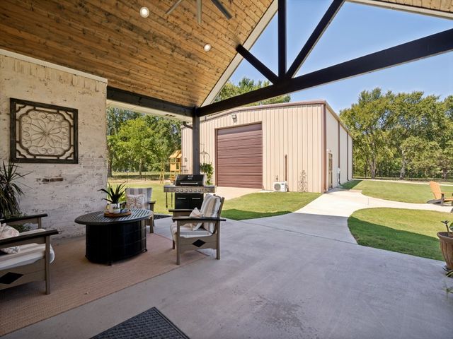 722 Clubview Drive, Mabank, TX 75143