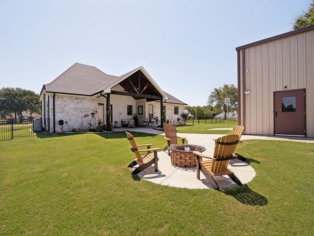 722 Clubview Drive, Mabank, TX 75143