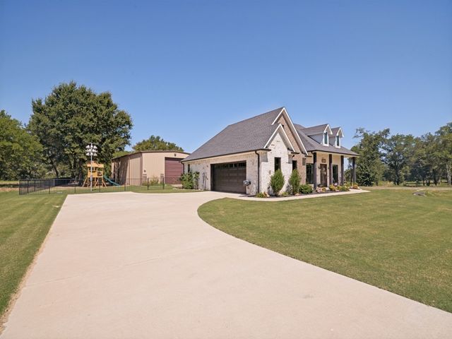 722 Clubview Drive, Mabank, TX 75143