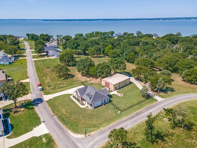722 Clubview Drive, Mabank, TX 75143