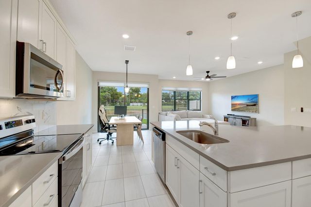 2138 S Appleton Cir Circle S, Oakland Park, FL 33309