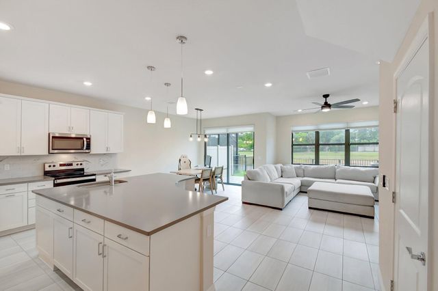 2138 S Appleton Cir Circle S, Oakland Park, FL 33309