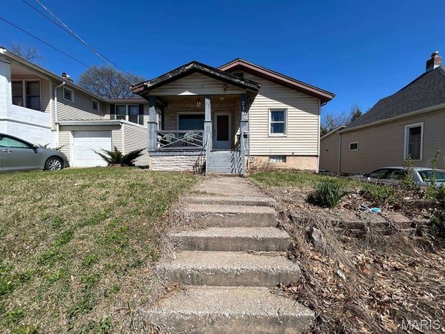 7109 Canterbury Avenue, St Louis, MO 63143