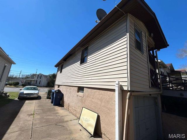 7109 Canterbury Avenue, St Louis, MO 63143