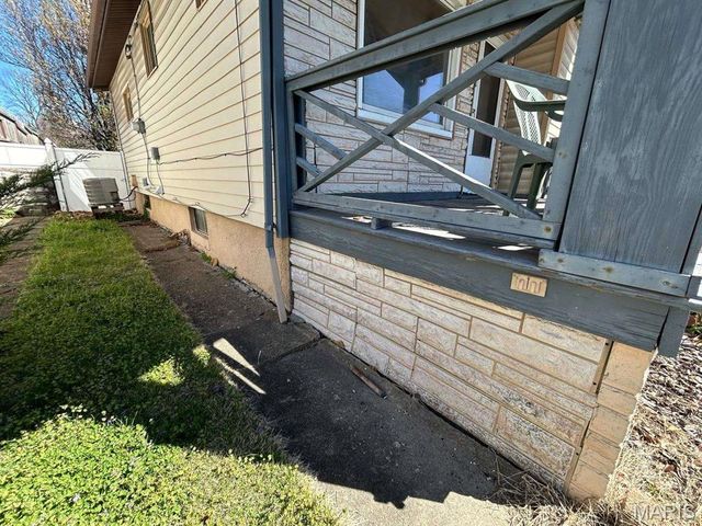 7109 Canterbury Avenue, St Louis, MO 63143