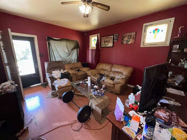 7109 Canterbury Avenue, St Louis, MO 63143