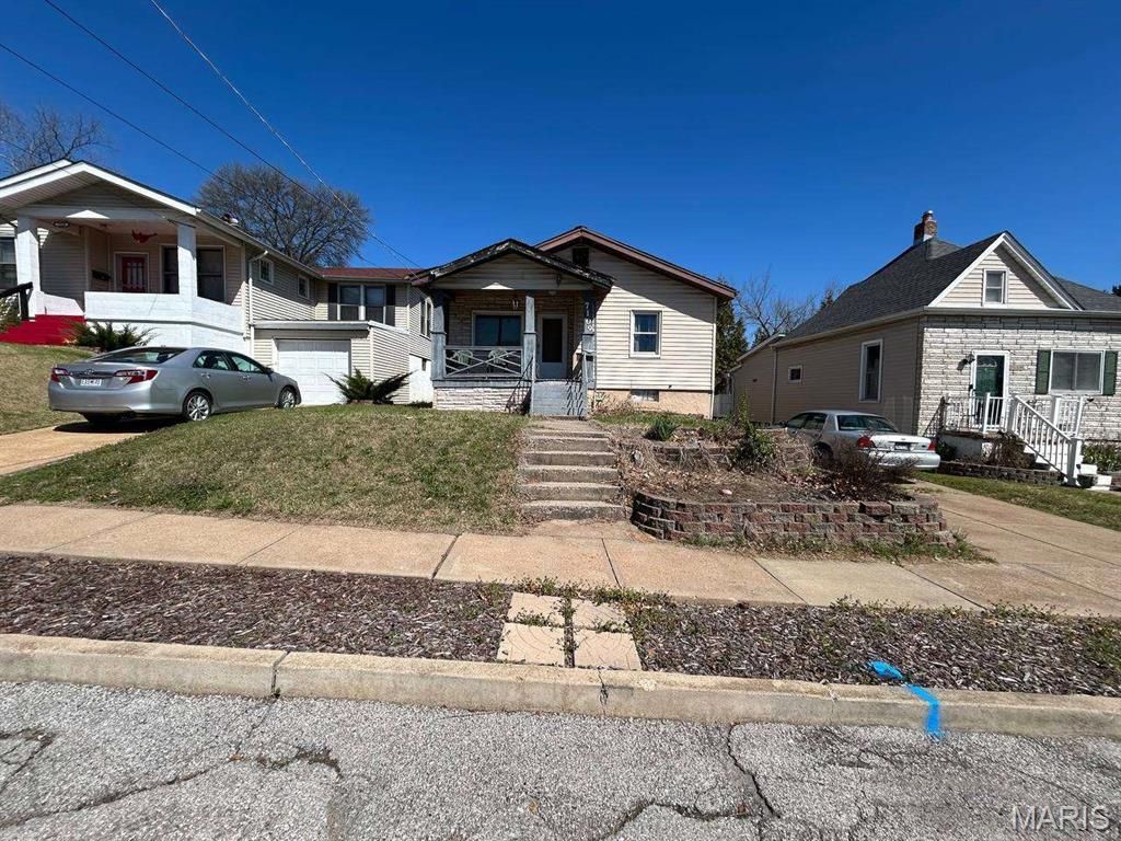 7109 Canterbury Avenue, St Louis, MO 63143