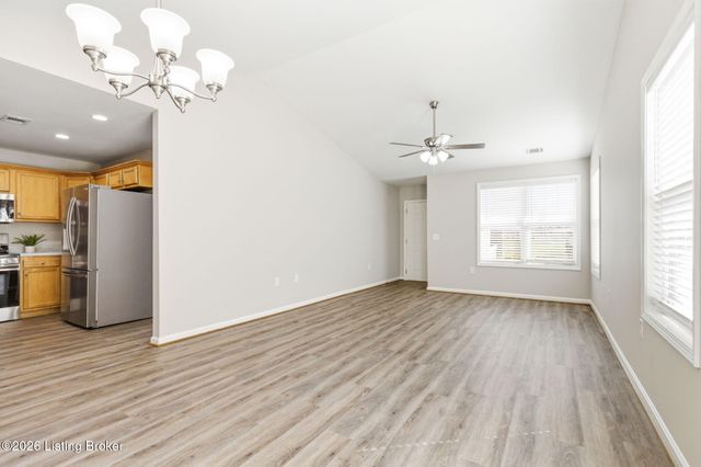 3707 Tuscany Valley Dr, Louisville, KY 40219