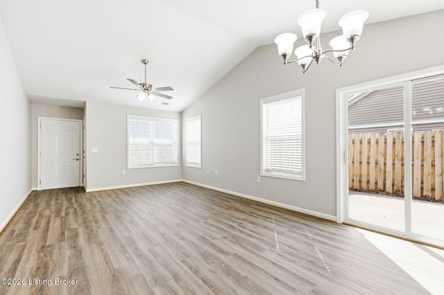 3707 Tuscany Valley Dr, Louisville, KY 40219